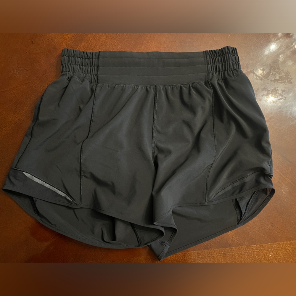 Lululemon Hotty Hot High Rise Short